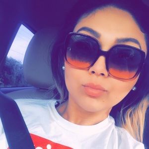 Meet your Posher, Beatriz